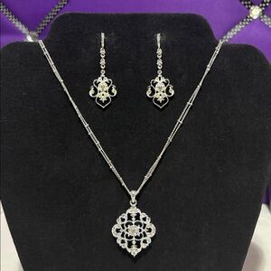 Avon Silvertone Vintage Earrings & Pendant Necklace Set